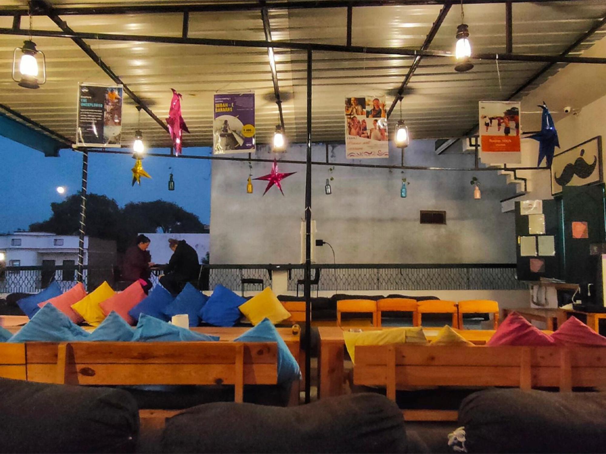 Moustache Varanasi Ngoại thất bức ảnh